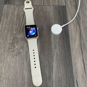 Apple Watch 7000 series (38mm case)